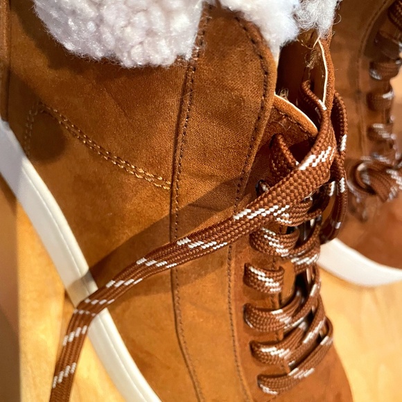 Cold Weather Boots - Picture 2 of 5